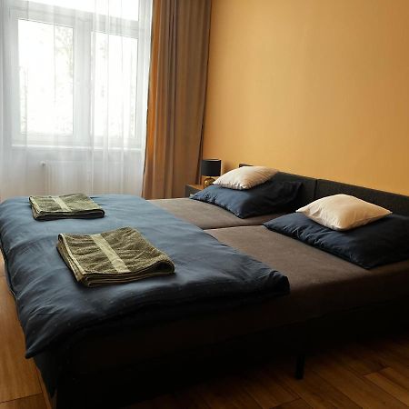 Komfortowy Apartament W Centrum Jaworzno Esterno foto