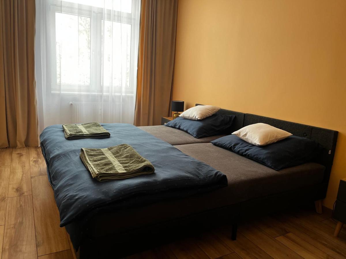 Komfortowy Apartament W Centrum Jaworzno Esterno foto